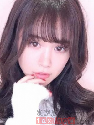 Elegant Gentle Female Growth Perm Hair